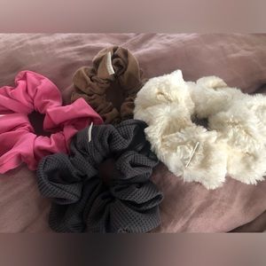 4 Chelsea King Scrunchies